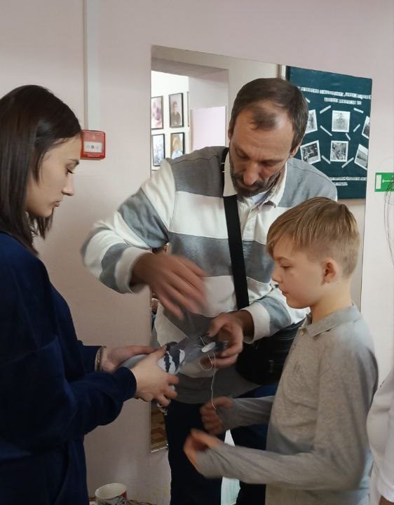 photo_5404820191868740052_y